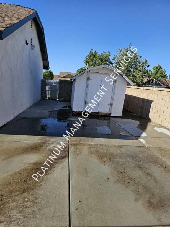Building Photo - 4206 E Ave Q14