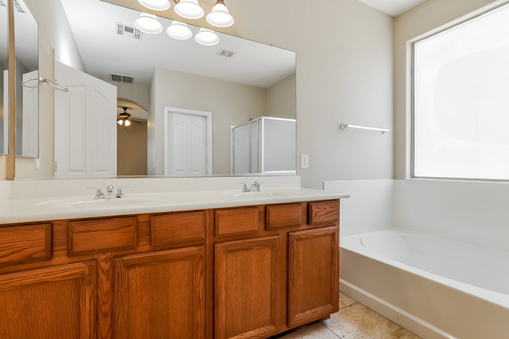 Building Photo - 7117 W Sophie Ln