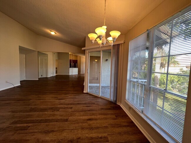 Building Photo - 4803 Normandy Pl