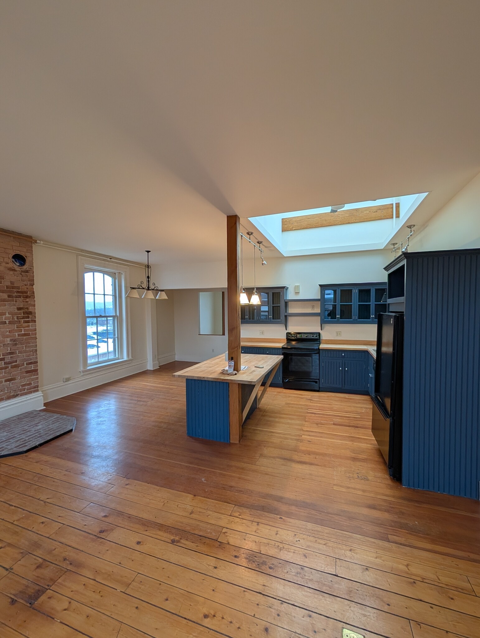 chef's kitchen - 332 Main St