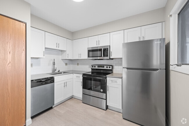 1BR Cottage - Kitchen - Pleasantwood Apartments & Townhomes