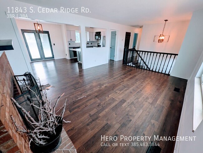 Building Photo - 11843 S Cedar Ridge Rd