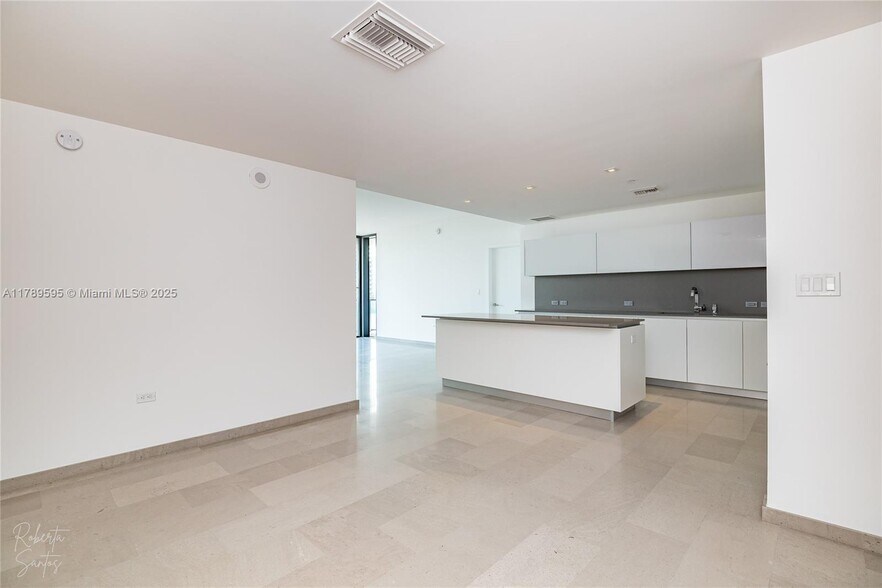 Building Photo - 88 SW 7th St