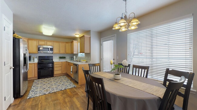 Building Photo - 4058 Valderrama