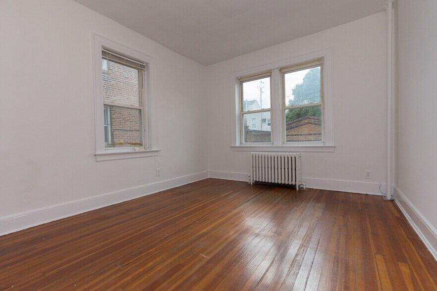 Bedroom#1 - 907 20th St