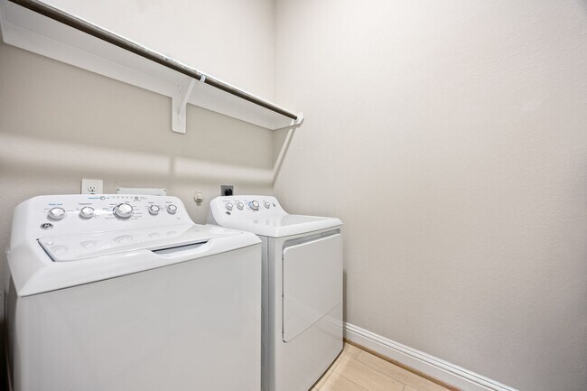 Building Photo - 17535 White Baneberry Dr