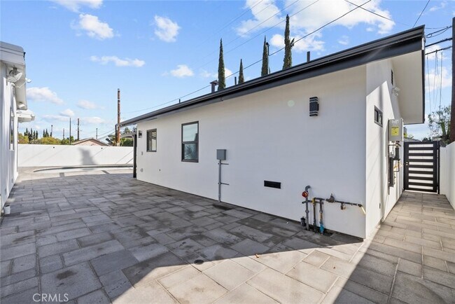 Building Photo - 16828 Los Alimos St