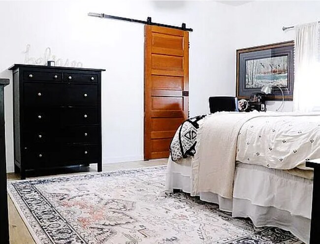 Building Photo - 961 N Kiaya Ln