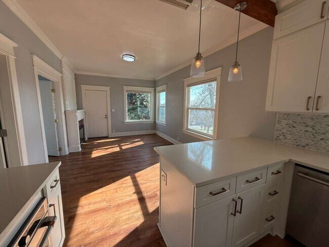 Building Photo - Two Bed 1 Bath House with Fenced Backyard!