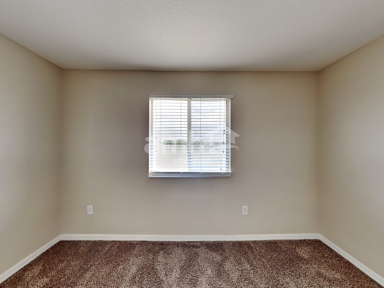 Building Photo - 7336 Pulteney Dr