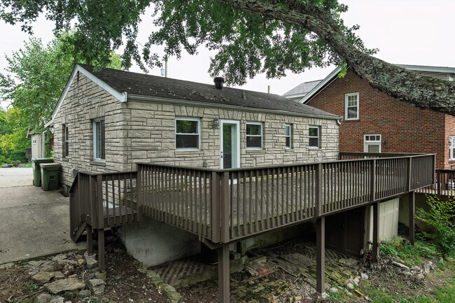 Building Photo - 13 Anthony Ln