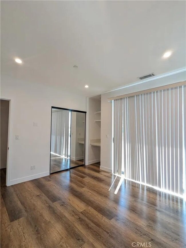 Building Photo - 11141 Strathern St