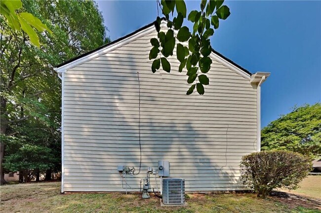 Building Photo - 524 Meadowfield Ct