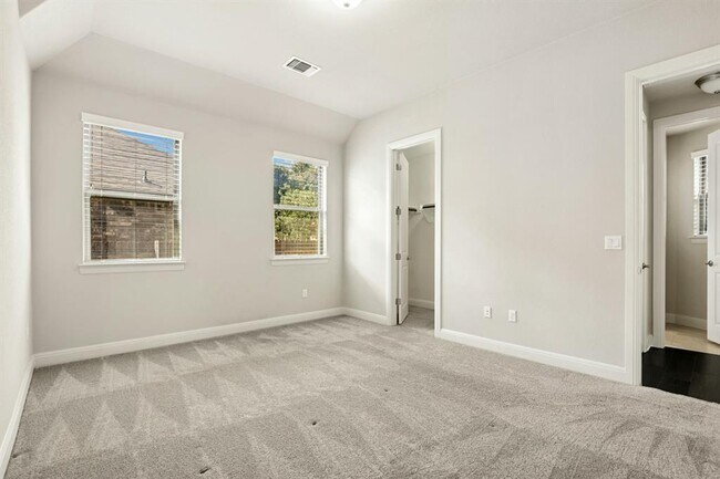 Building Photo - 10408 Nicolet Way