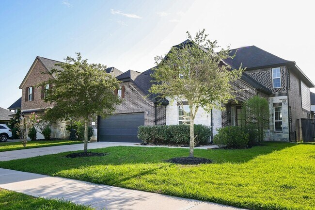 Building Photo - 2119 Stargrass Dr
