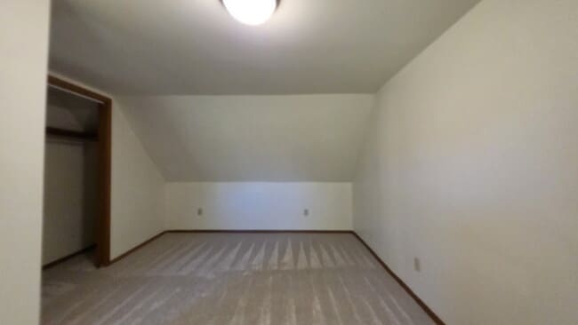 Building Photo - Charming 3-Bedroom  Refurbished Duplex  on 911  Suprise Ending Rd  New London