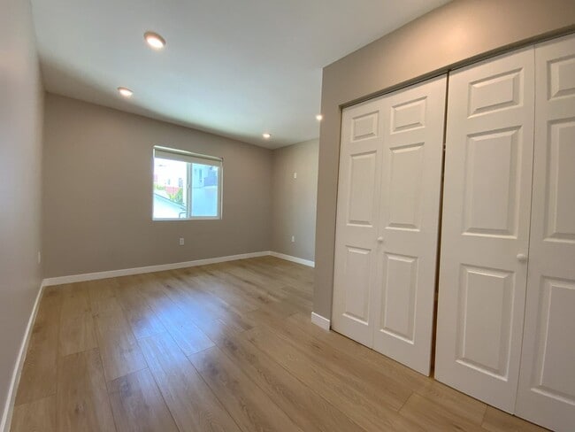Building Photo - Discover Modern Living in Glendale's Newes...