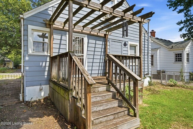 Building Photo - 1050 Oakwood Ave