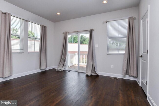 Building Photo - 7102 Druce Way