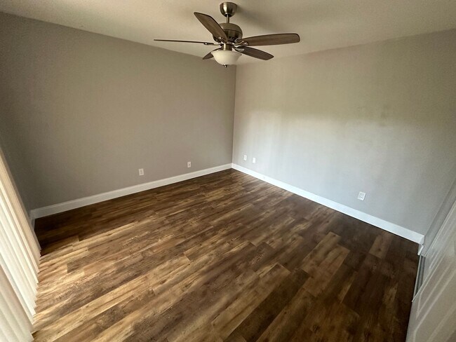 Building Photo - $1600-$2000 P.M