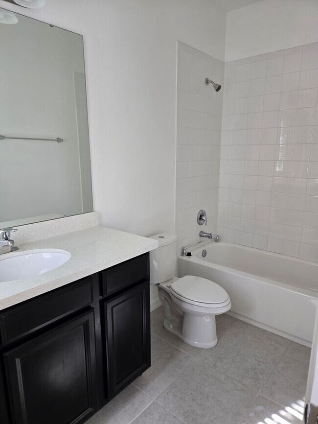 Building Photo - Stunning Three-Story Townhome, Located in the Heart of Altamonte Springs!