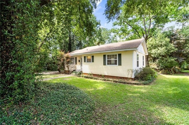 Building Photo - 321 Thornhill Cir