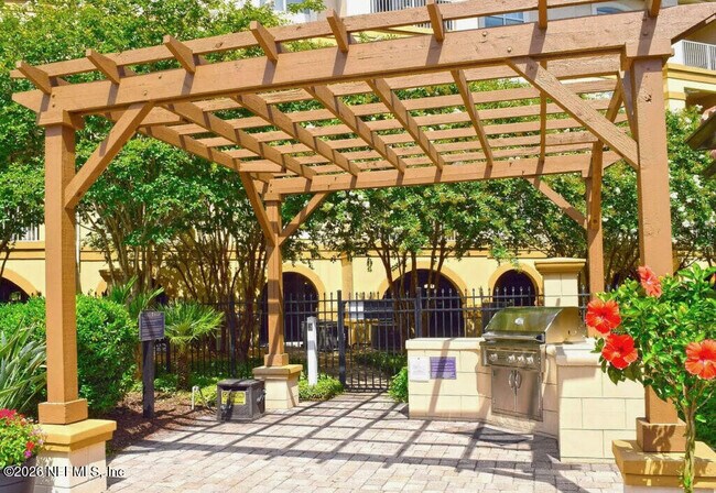 Building Photo - 4300 S Beach Pkwy
