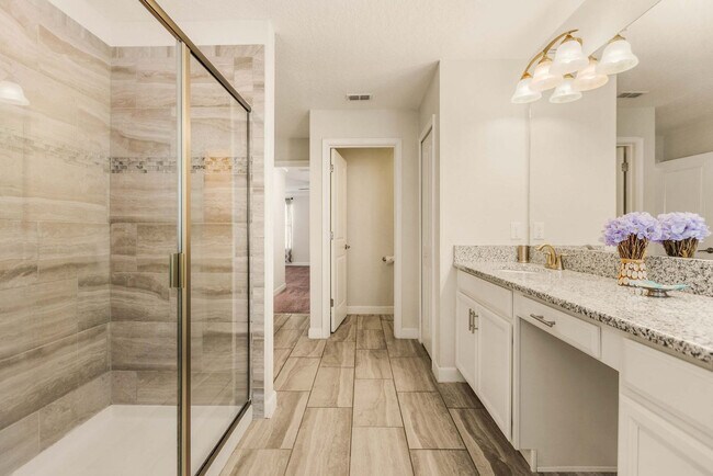 Building Photo - 4718 Kings Castle Cir