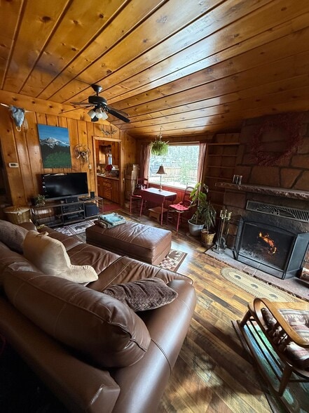 Building Photo - 1503 W US-34