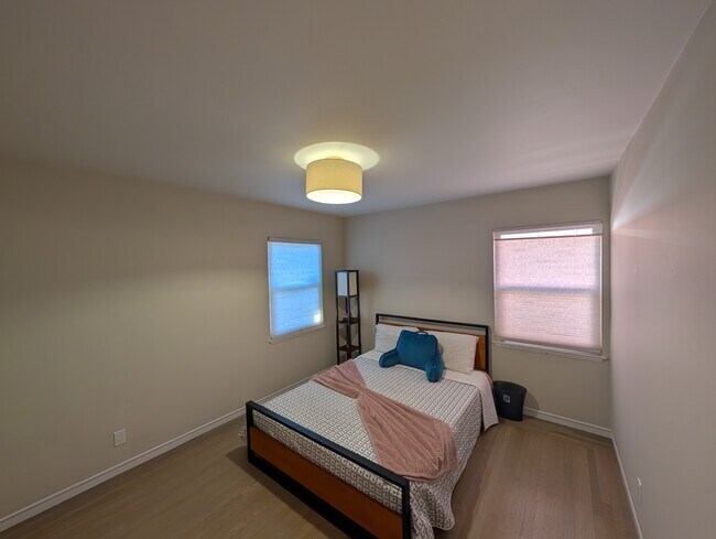 Building Photo - 4532 Reinhardt Dr