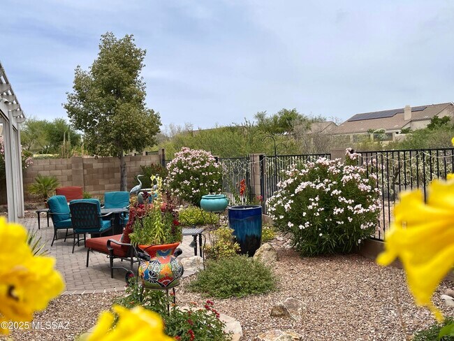 Building Photo - 371 W Sacaton Canyon Dr