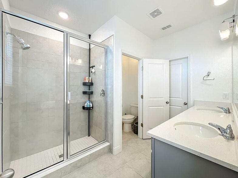 Building Photo - 6423 Cyrils Dr