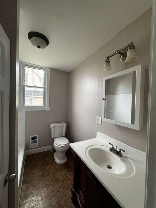 Building Photo - Single Family Home in Lauraville with 4 Bedrooms, a Finished Basement, and a Washer/Dryer