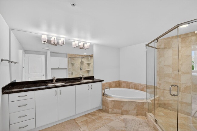Building Photo - 403 S Sapodilla Ave