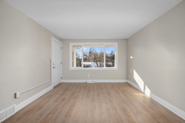 Building Photo - 1131 Lyon St NE