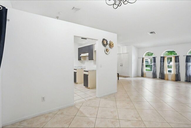 Building Photo - 2171 NW 76th Ave