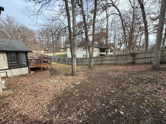 Building Photo - 3104 Oak Lawn Dr