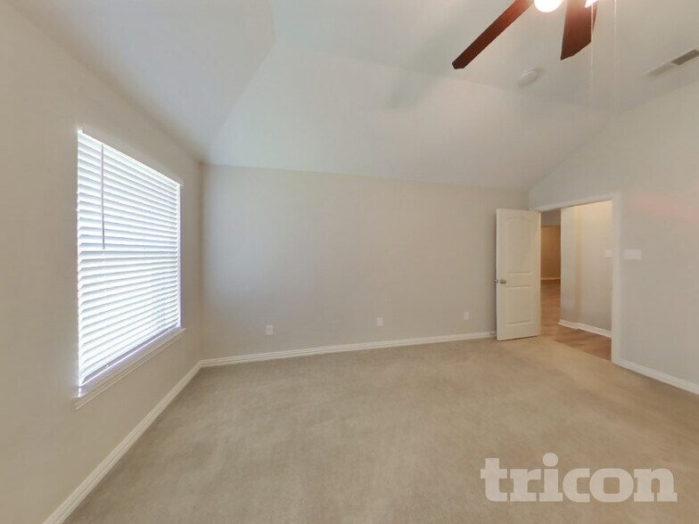 Building Photo - 207 Range Rd