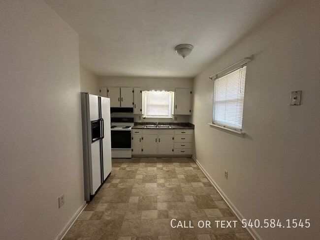 Building Photo - 3726 New Spring Branch Rd SE