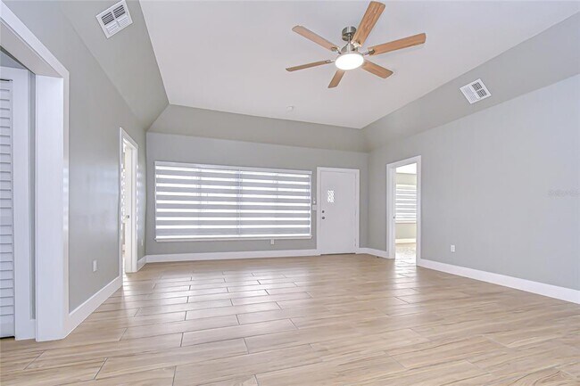 Building Photo - 5737 Shore Blvd S