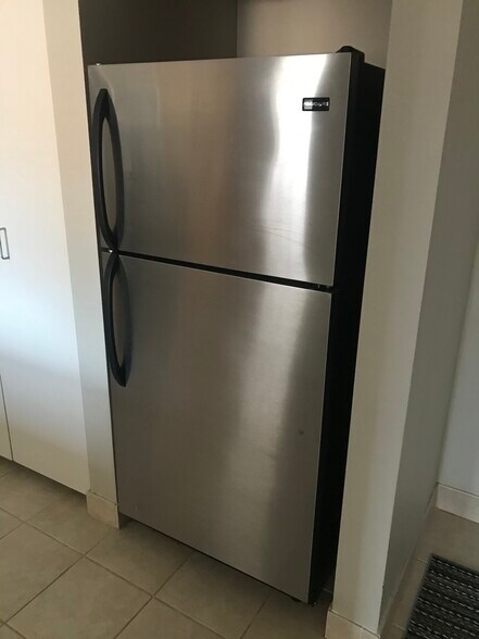 Stainless steel appliances - 222 N Columbus Dr