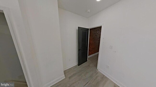 Building Photo - 3331 N Howard St