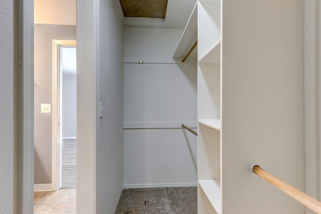 Building Photo - Desirable South East Boise Home for Rent -...