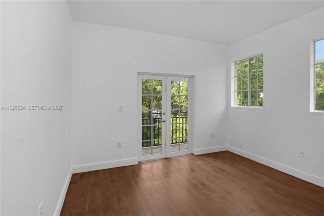 Building Photo - 832 Wallace St