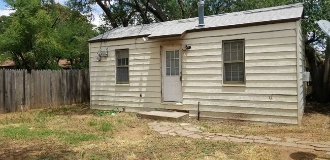 Building Photo - 2421 22nd St