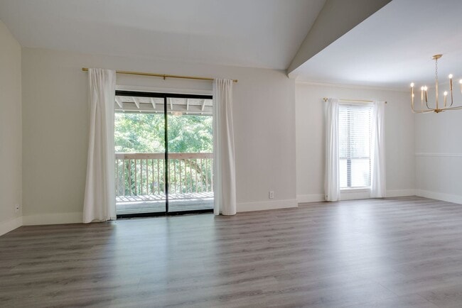 Building Photo - Beautifully renovated 1 bed, 1 bath Condo ...