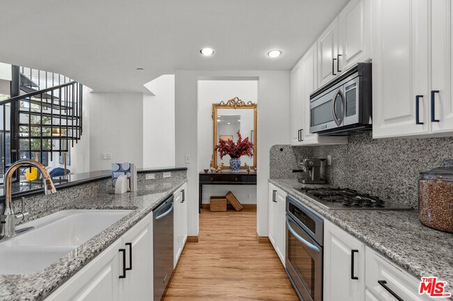 Building Photo - 12000 Goshen Ave