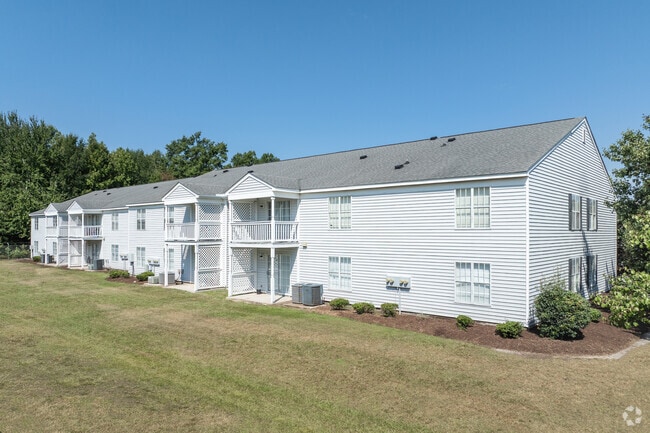 Building Photo - Forest Lake Apartments