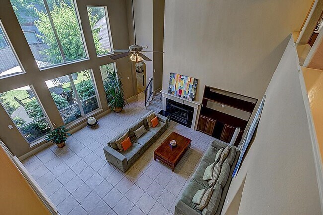 Building Photo - 11114 Sherwood Garden Dr