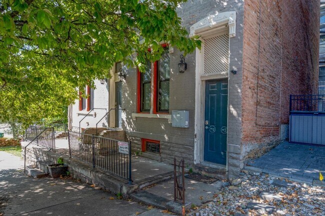 Building Photo - 306 Mulberry St